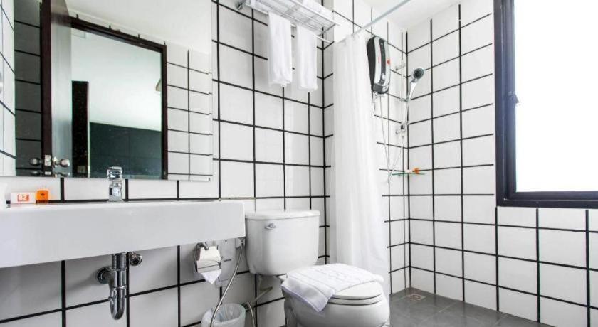 B2 Phuket Boutique & Budget Hotel Eksteriør billede